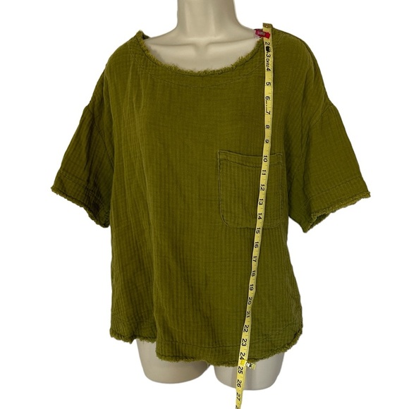 Free People olive green women’s top with frayed hem size M - Picture 3 of 7